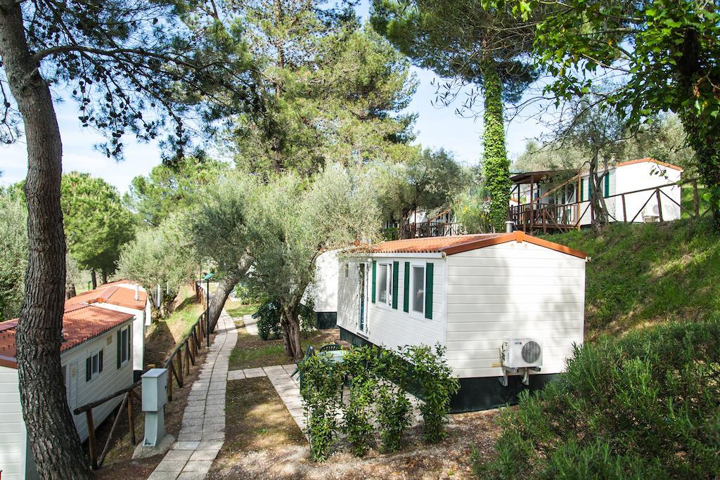 Cerquestra Camping Village Monte del Lago Номер фото