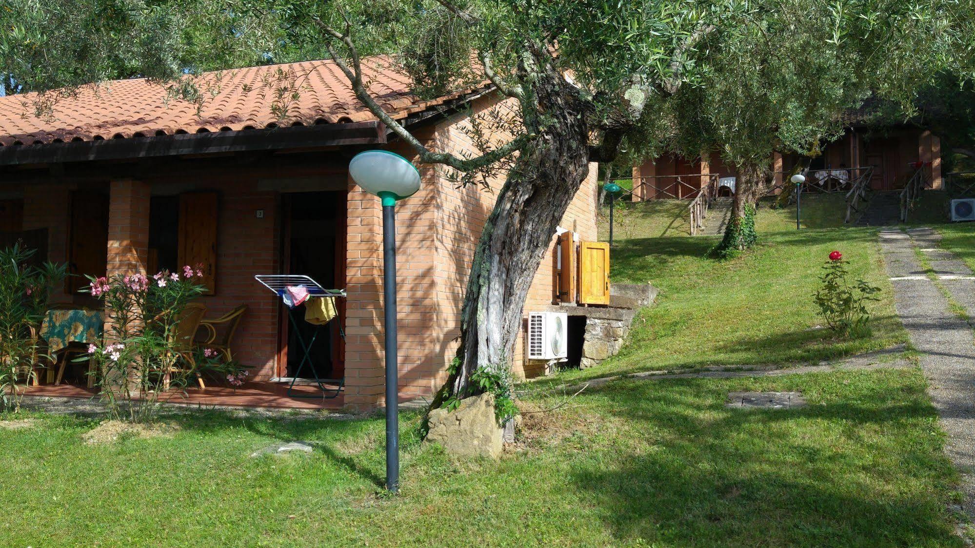 Cerquestra Camping Village Monte del Lago Экстерьер фото