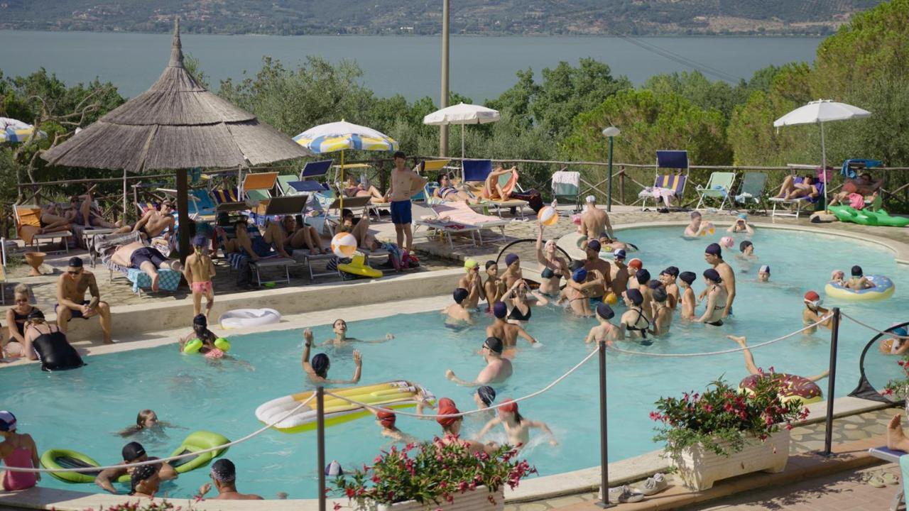 Cerquestra Camping Village Monte del Lago Экстерьер фото