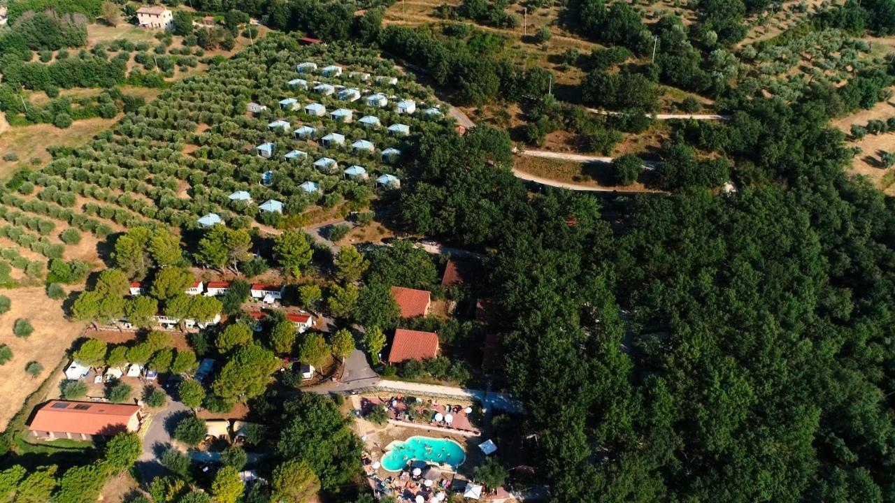 Cerquestra Camping Village Monte del Lago Экстерьер фото