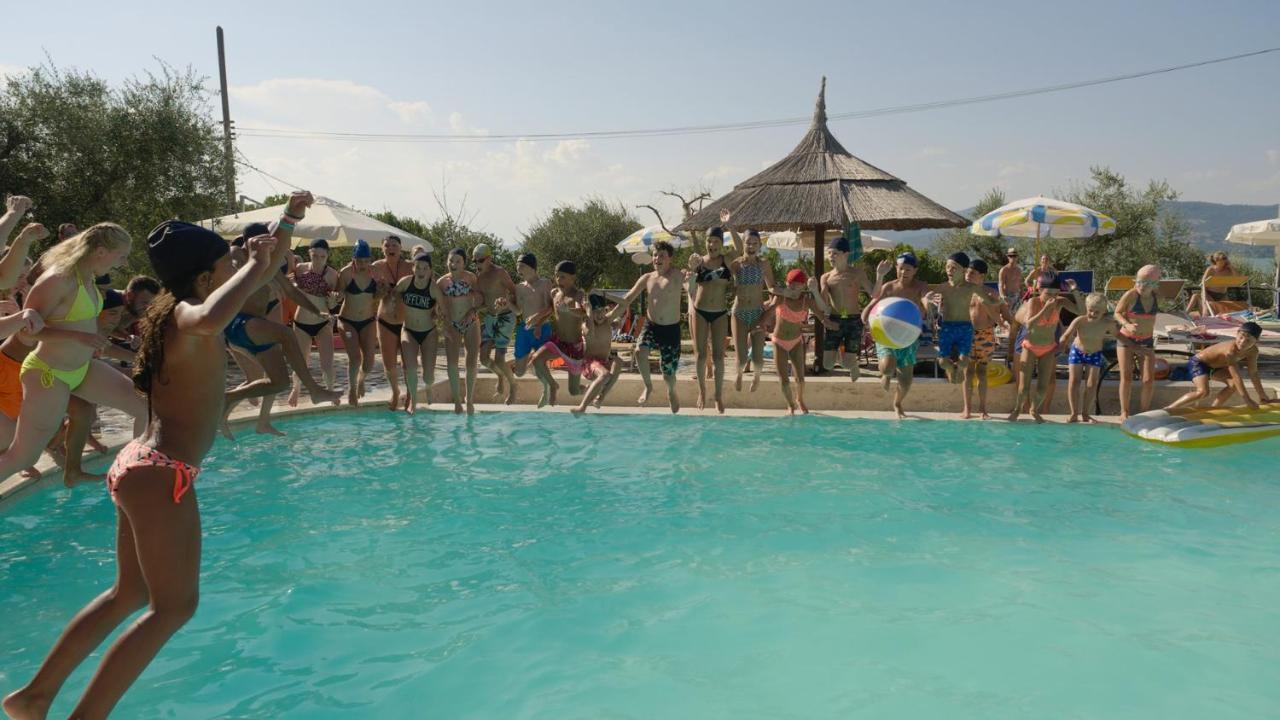Cerquestra Camping Village Monte del Lago Экстерьер фото